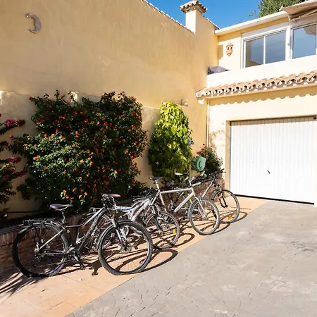 Camping With Sea View, Pool, Jacuzzi And Zen Garden - Only 5min To Town Holiday home Estepona