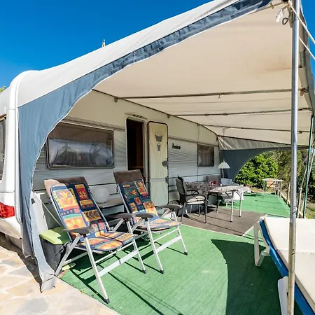 Camping With Sea View, Pool, Jacuzzi And Zen Garden - Only 5min To Town Holiday home *