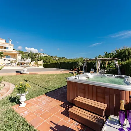 Camping With Sea View, Pool, Jacuzzi And Zen Garden - Only 5min To Town Estepona