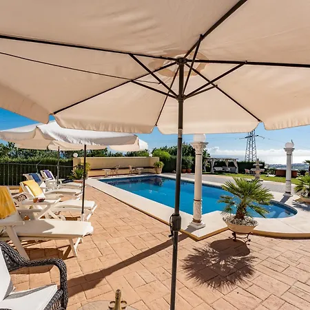 Camping With Sea View, Pool, Jacuzzi And Zen Garden - Only 5min To Town Holiday home *