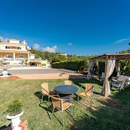 Camping With Sea View, Pool, Jacuzzi And Zen Garden - Only 5min To Town Holiday home Estepona
